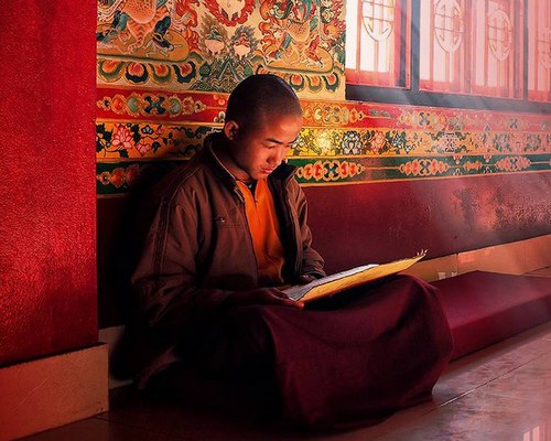 С.Ю. Куваев. Элементы языковой игры в дидактических произведениях Агван-Хайдава